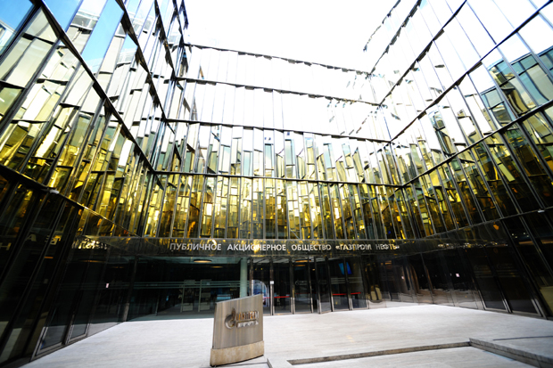 Руски Гаспромњефт обезбеђује гориво за здравство и полицију Србије